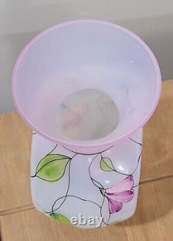Vase Fenton QVC en verre d'art opalescent français, vitrail floral peint à la main.