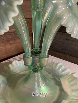 Vase LG Fenton vert iridescent opalescent à 4 cornes signé F. Fenton & #