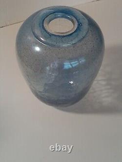 Vase Leon Applebaum, Verre Soufflé, Bleu Lumière Opalescente, Signé 6 1/2 Pouces de Hauteur