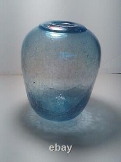 Vase Leon Applebaum, Verre Soufflé, Bleu Lumière Opalescente, Signé 6 1/2 Pouces de Hauteur