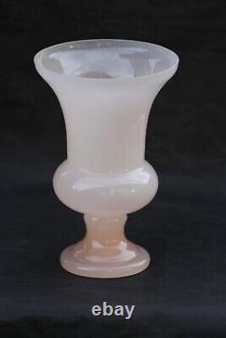Vase Médicis en verre opaline rose clair italien vintage de 14 cm (5,5 pouces) de Murano