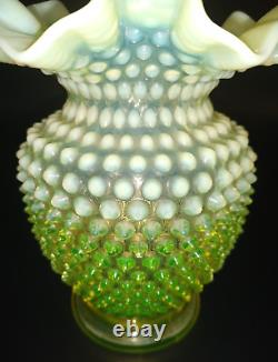 Vase Vintage Fenton Topaz/vaseline Opalescent Hobnail Ruffled