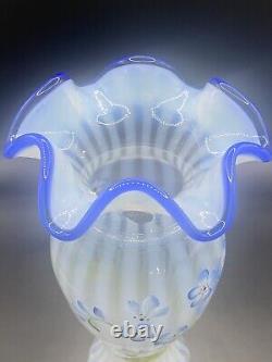 Vase Vtg Fenton en opalescent français à rayures optiques, peint à la main, signé 'Forget Me Not'