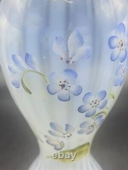 Vase Vtg Fenton en opalescent français à rayures optiques, peint à la main, signé 'Forget Me Not'