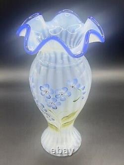 Vase Vtg Fenton en opalescent français à rayures optiques, peint à la main, signé 'Forget Me Not'