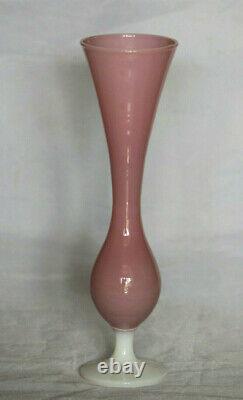 Vase à fleurs en opaline rose italienne vintage, Italie, 21cm, base opalescente blanche