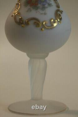 Vase à pied en opaline blanche vintage Toscane Italie avec des roses 26cm 10in 016
