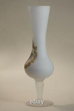 Vase à pied en opaline blanche vintage Toscane Italie avec des roses 26cm 10in 016