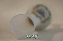 Vase à pied en opaline blanche vintage Toscane Italie avec des roses 26cm 10in 016