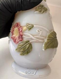 Vase/bouteille floral en verre opalin Baccarat inhabituel et très rare c1900