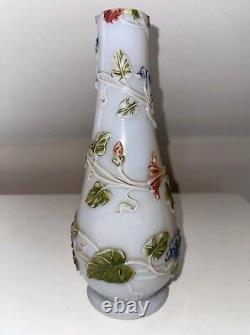 Vase/bouteille floral en verre opalin Baccarat inhabituel et très rare c1900