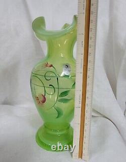 Vase de fleurs peintes à la main à bordure tri-crimée opalescente vert citron clé Fenton qui BRILLE