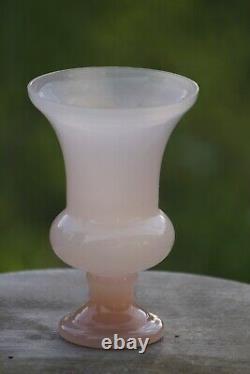 Vase en opaline rose clair italienne vintage de Médicis en verre 14cm 5.5in Murano