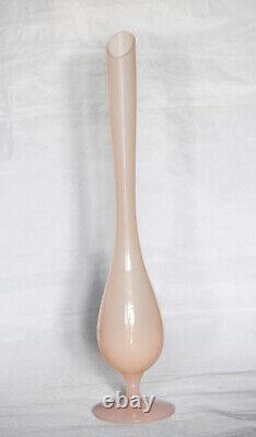 Vase en opaline rose italienne de style vintage de Murano, 35cm de hauteur, base rose