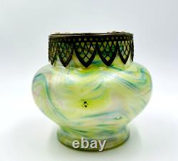 Vase en verre Kralik Opalescent avec bol en bronze Art Nouveau et grenouille - Tchécoslovaquie.
