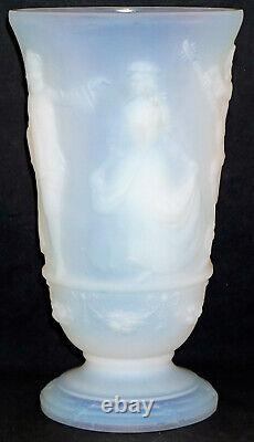 Vase en verre art opalescent large Musicien et Danseurs France Menuet Etling Sabino