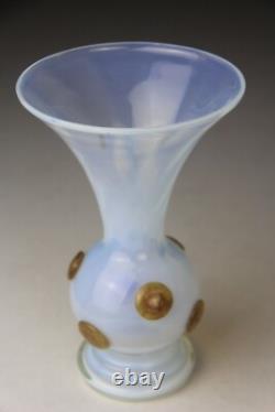 Vase en verre art opalin blanc vintage