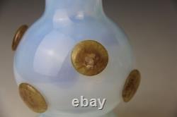 Vase en verre art opalin blanc vintage
