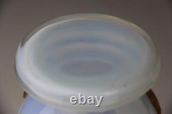 Vase en verre art opalin blanc vintage