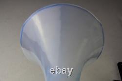 Vase en verre art opalin blanc vintage