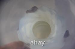 Vase en verre art opalin blanc vintage
