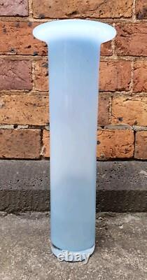Vase en verre artistique australien époustouflant signé Richard Morrell en opaline bleue