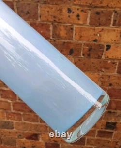 Vase en verre artistique australien époustouflant signé Richard Morrell en opaline bleue