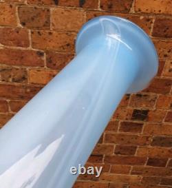 Vase en verre artistique australien époustouflant signé Richard Morrell en opaline bleue