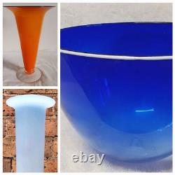 Vase en verre artistique australien époustouflant signé Richard Morrell en opaline bleue
