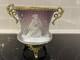 Vase En Verre Bohéme Opaline Satin En émail à La Main En Bronze Ancien Ormolu Avec Améthyste