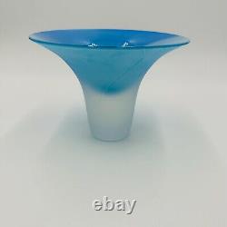 Vase en verre bol décoration gravée signée 2006 Art Star 6 en bleu et blanc opalescent