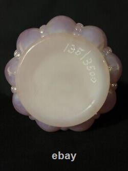 Vase en verre d'art Fenton opalescent/iridescent à volants en melon perlé tiré 7 -1988