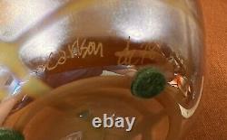 Vase en verre d'art Vintage 1978 du studio CARLSON avec des cœurs suspendus, des vignes opalescentes 5 1/2