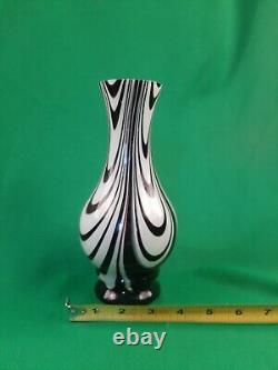 Vase en verre d'art chinois opaline MCM rare de Maple Leaf FY Dandong Glass Co. Ltd