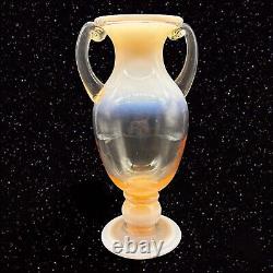 Vase en verre d'art opalescent rose pêche avec poignées - Verre tchèque ancien - 10T 5W