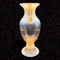 Vase en verre d'art opalescent rose pêche avec poignées, grand, en verre tchèque vintage 10T 5W