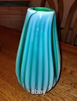 Vase en verre d'art ribbé opalescent turquoise vert de Murano Ferro Italarts vintage