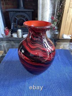 Vase en verre de Murano opalin de Carlo Moretti du milieu du siècle en rouge et noir