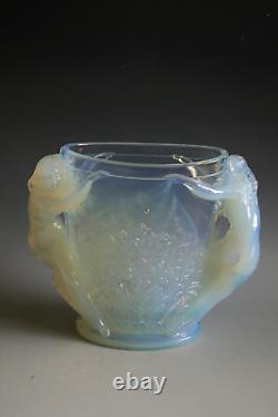 Vase en verre opalescent Art Déco Sabino antique