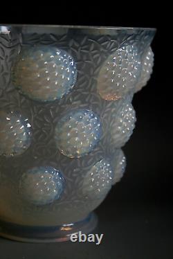 Vase en verre opalescent Art Déco Verlys