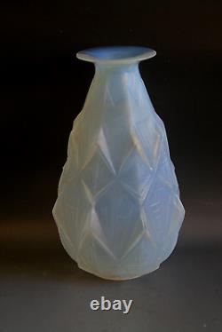 Vase en verre opalescent Losange Sabino Art Déco ancien vers 1930