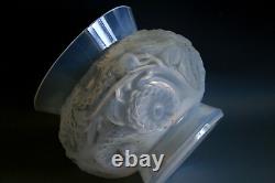 Vase en verre opalescent Soucis de René Lalique, vers 1930