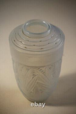 Vase en verre opalescent signé Marius SABINO rare, Eucalyptus, Art Déco français 7098