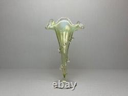 Vase en verre opalescent vaseline de style Art Nouveau de Stourbridge antique