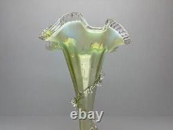Vase en verre opalescent vaseline de style Art Nouveau de Stourbridge antique
