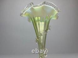 Vase en verre opalescent vaseline de style Art Nouveau de Stourbridge antique