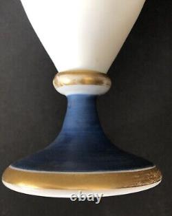 Vase en verre opalin blanc satiné bohémien 12h, peint à la main