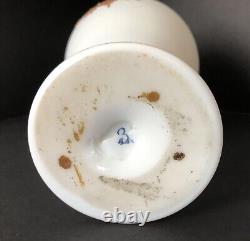 Vase en verre opalin blanc satiné bohémien 12h, peint à la main