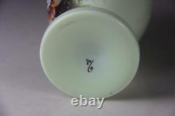 Vase en verre opalin floral peint à la main antique brille