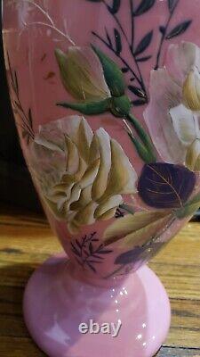 Vase en verre opaline rose soufflé à la main antique, peint à la main avec une rose et un oiseau, couvercle en couronne RARE
